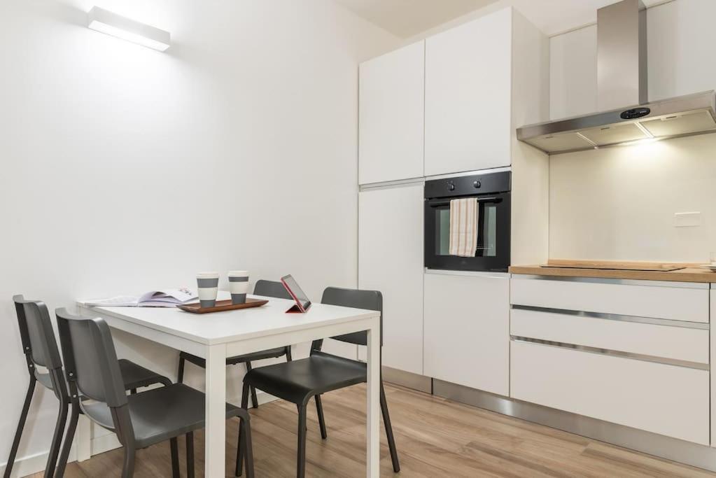 Mora Flexyrent A.C. - Colonne Apartment Milan Bagian luar foto